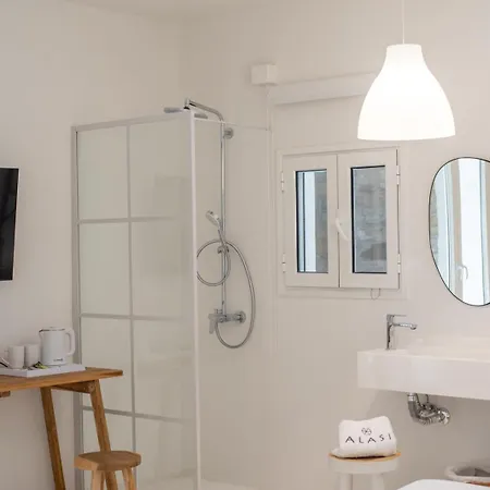 Alasi Tinos Jacuzzi Hotel