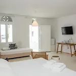 Alasi Tinos Jacuzzi 3* אגיוס יואניס