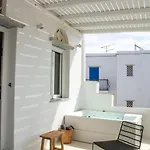 Alasi Tinos Jacuzzi מלון אגיוס יואניס
