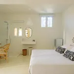 Alasi Tinos Jacuzzi מלון