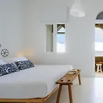 Alasi Tinos Jacuzzi מלון