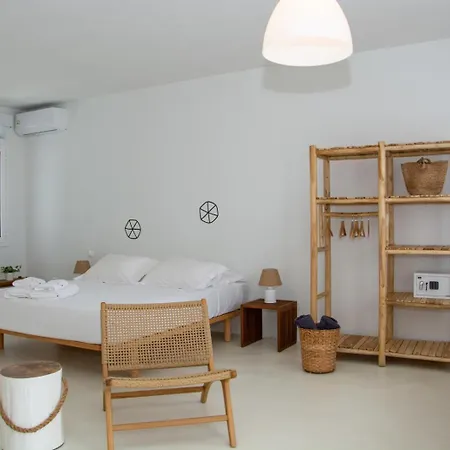 Alasi Tinos Jacuzzi Otel Agios Ioannis (Tinos)